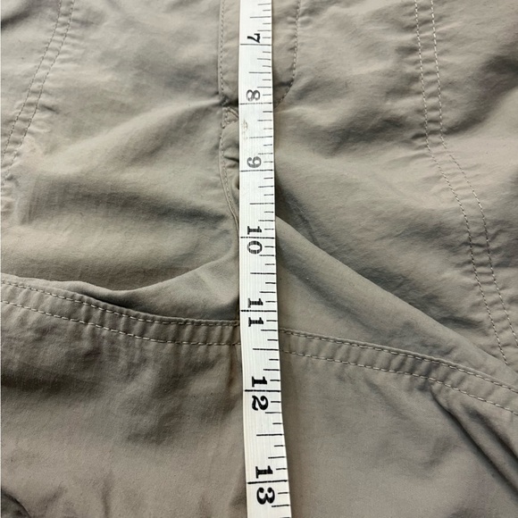 Mountain Hardware Nylon Belted Hiking Shorts, size L - Picture 11 of 13